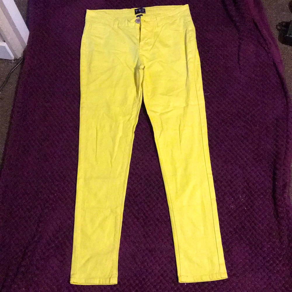 Bright skinny jeans